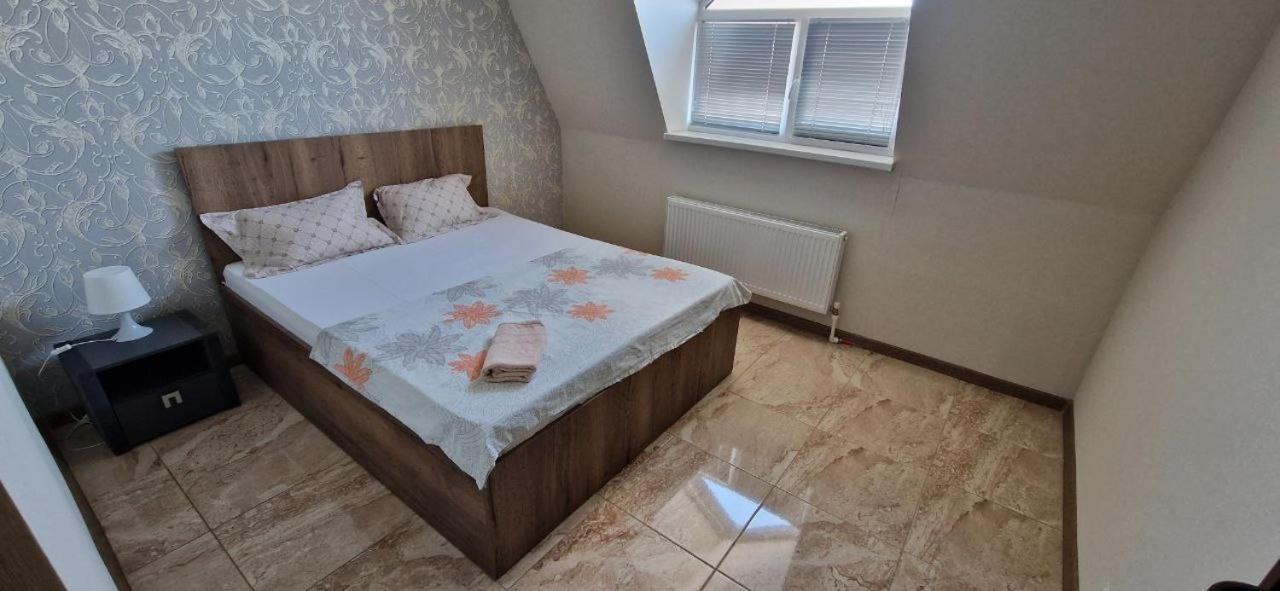 Tecuci Apartment In The Center คีชีเนา ภายนอก รูปภาพ