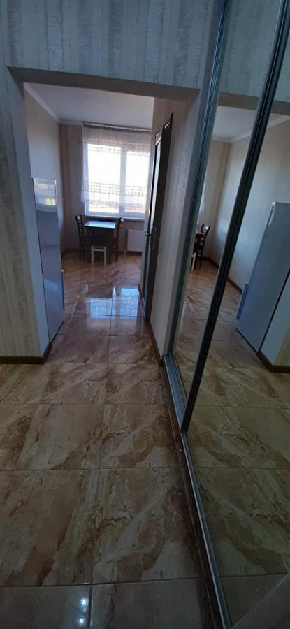 Tecuci Apartment In The Center คีชีเนา ภายนอก รูปภาพ